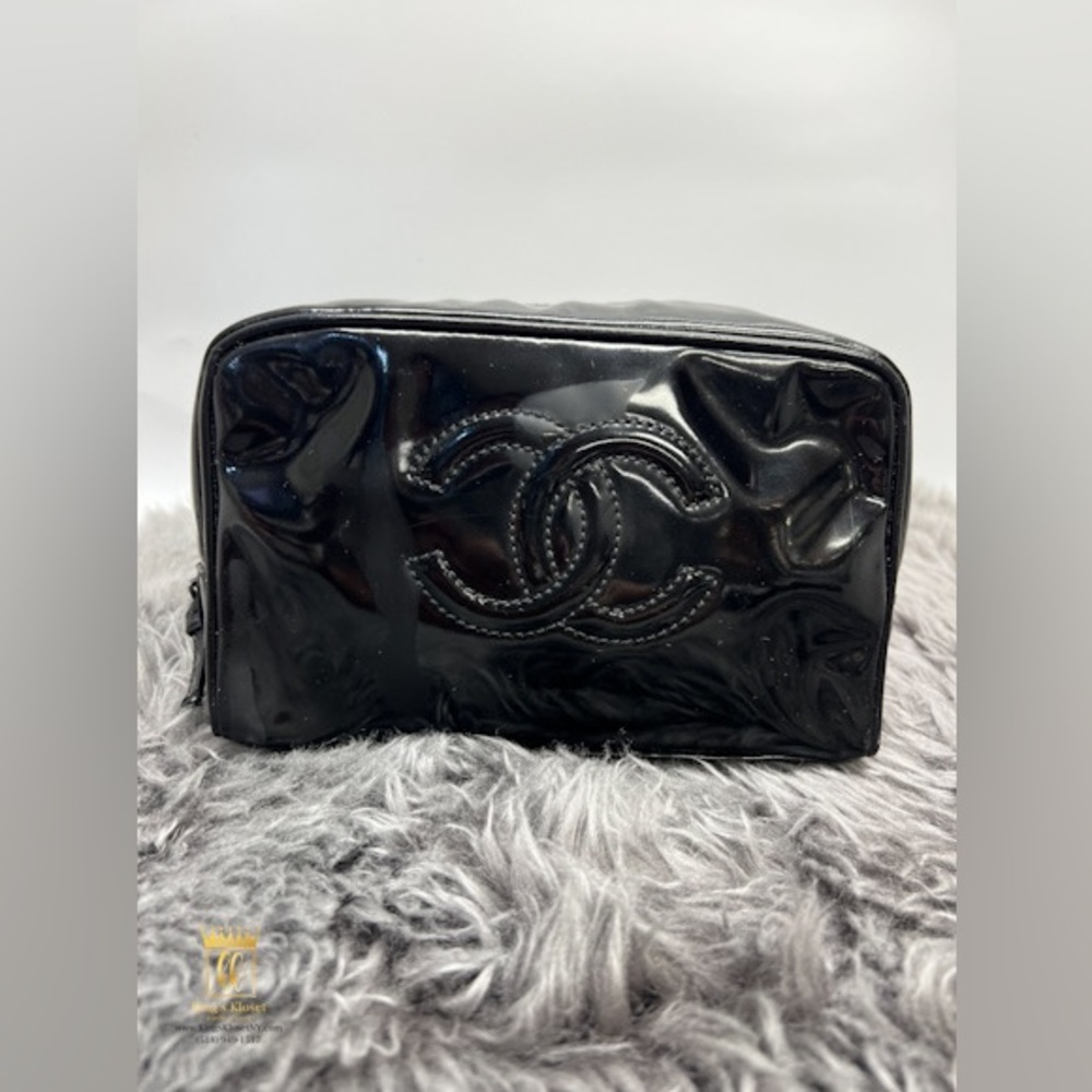 Chanel Cosmetic Pouch - Picture 2 of 15